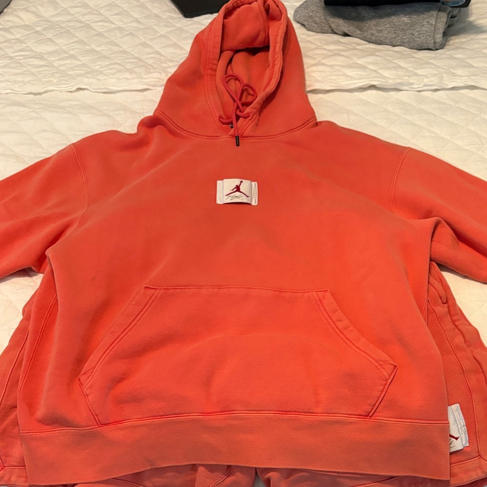 Jordan Bright Orange Pullover XL Hoodie XXL shorts.